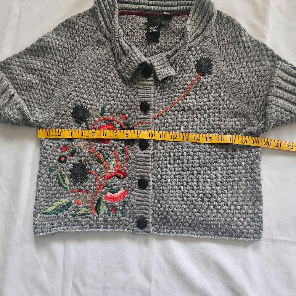 Nick & Mo Anthropologie Floral Embroidered Knit Cropped Cardigan Women's Medium - Picture 14 of 16